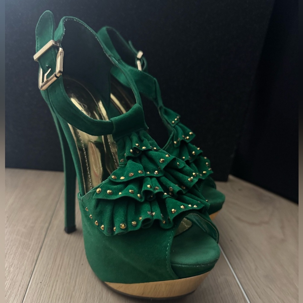 Liliana Green Suede Heels